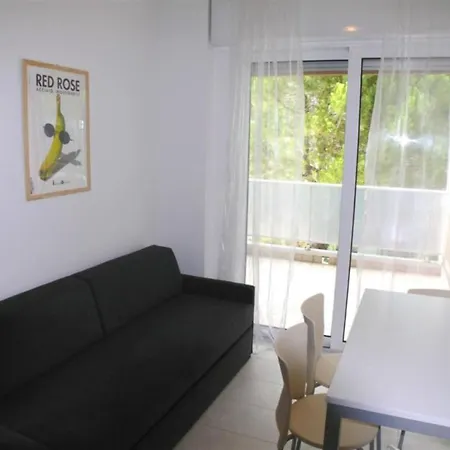 Stylish And Equipped Retreat For Four *